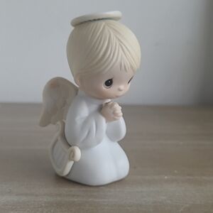 Vintage Precious Moments Figurine 1980 Isn't He Wonderfull? E-5640